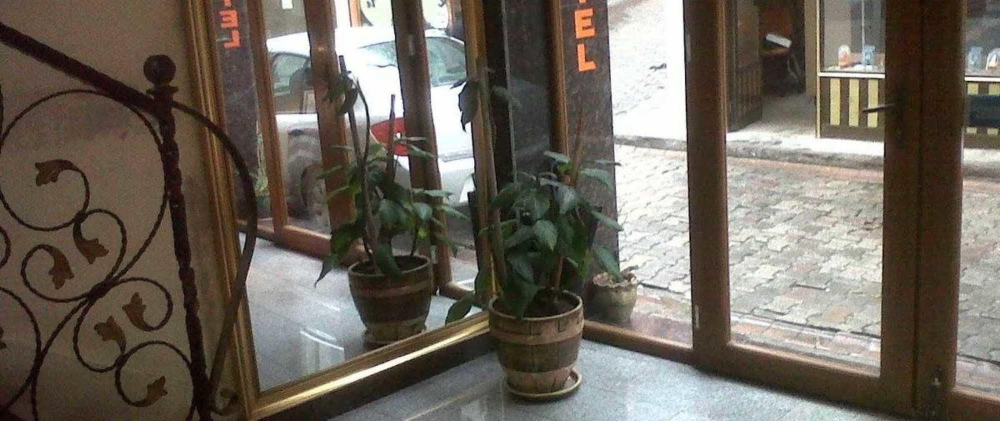 Uenver Hotel Adana Zewnętrze zdjęcie